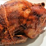 découvrez les délices d'une rôtisserie authentique où vous pourrez savourer des viandes juteuses et dorées à la perfection, accompagnées d'accompagnements savoureux. un voyage culinaire inoubliable pour les amateurs de bonne cuisine.