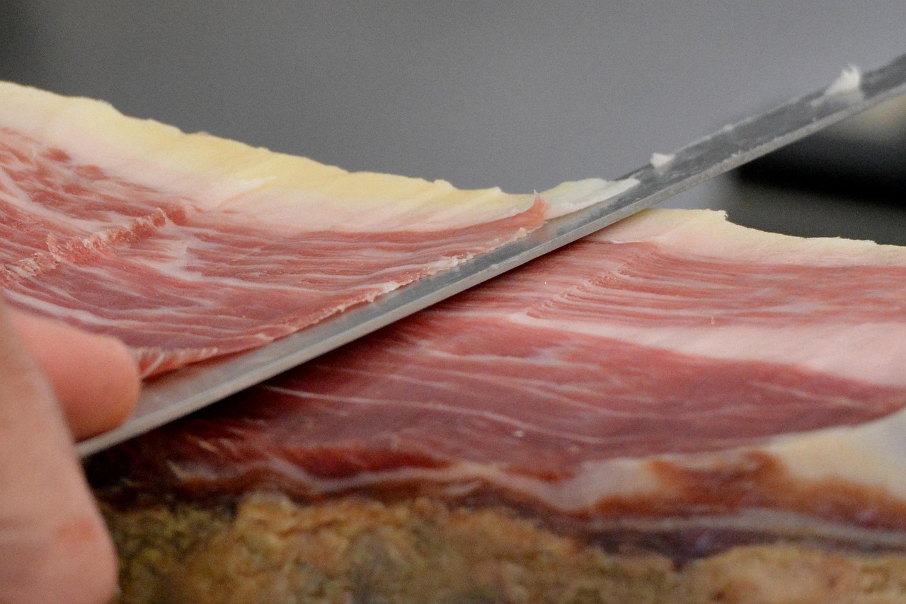 découvrez l'univers savoureux de la charcuterie : des produits artisanaux, des recettes raffinées et des conseils pour déguster vos charcuteries préférées. offrez à vos papilles une expérience authentique et gourmande.