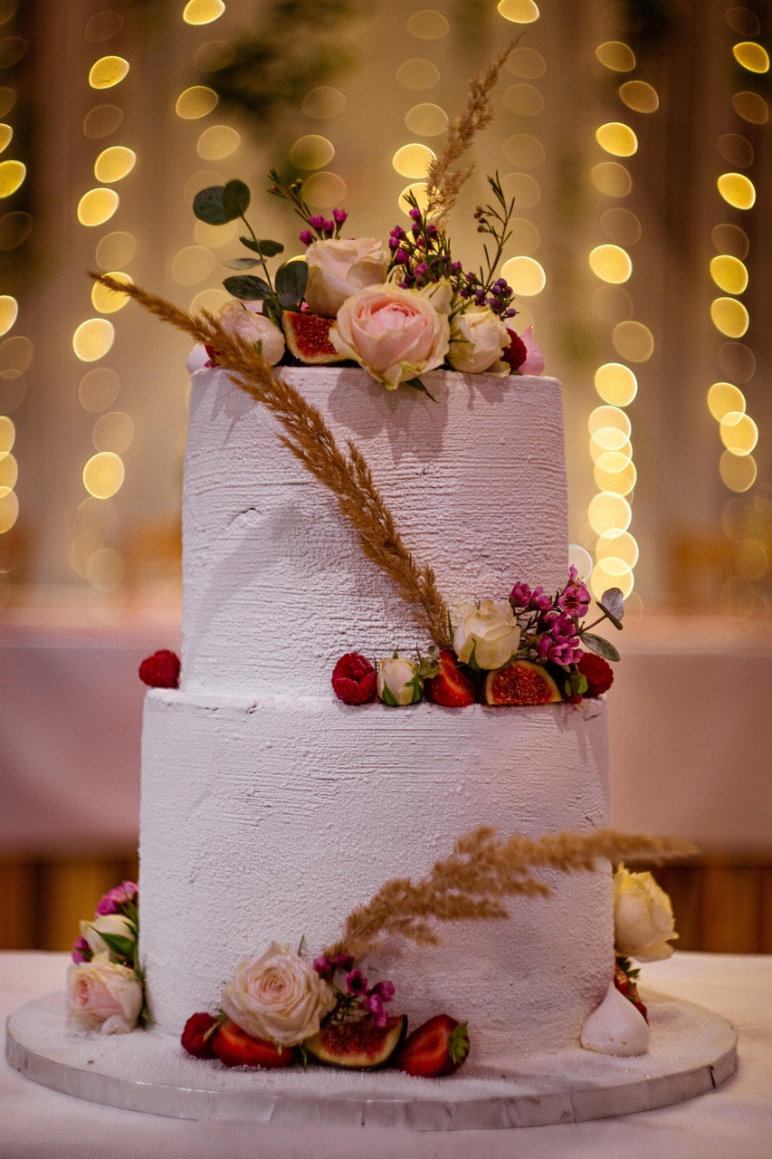 découvrez notre sélection exquise de gâteaux de mariage, alliant créativité et saveurs irrésistibles pour faire de votre journée spéciale un moment inoubliable. personnalisation et qualité au rendez-vous!