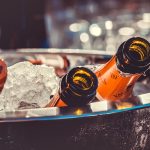 découvrez les réglementations sur l'alcool : lois, restrictions et obligations pour une consommation responsable et sécurisée.