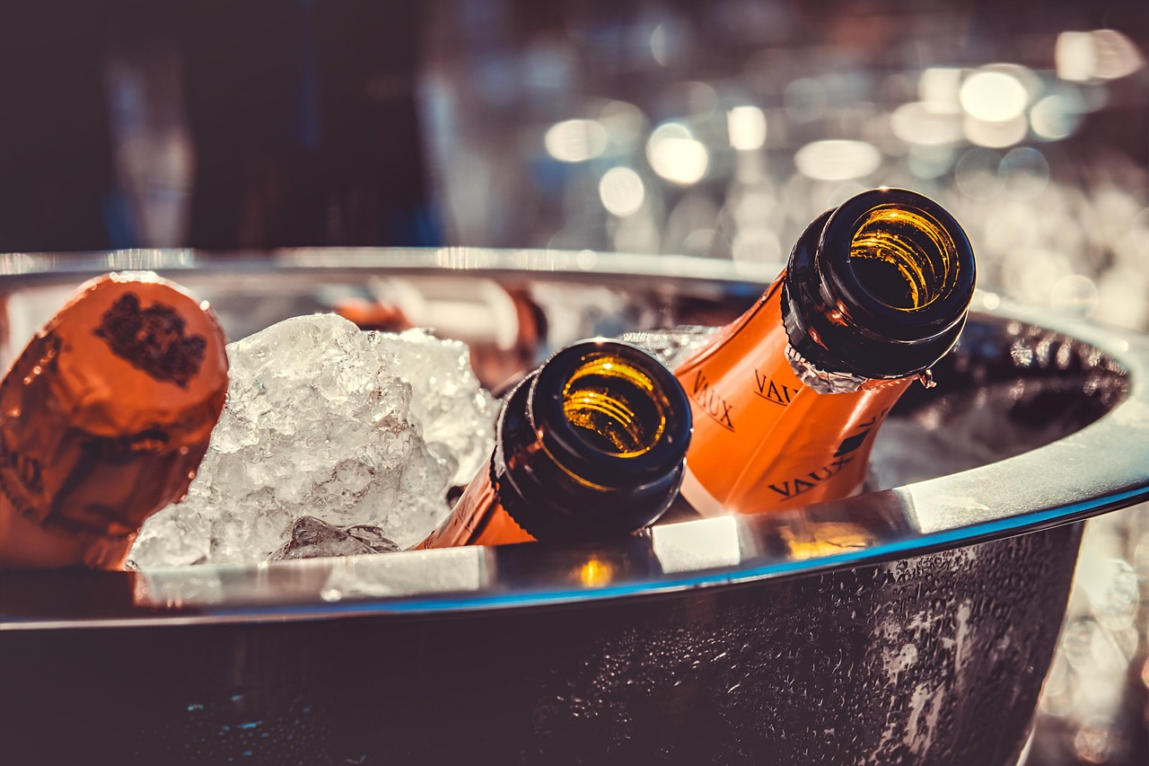 découvrez les réglementations sur l'alcool : lois, restrictions et obligations pour une consommation responsable et sécurisée.